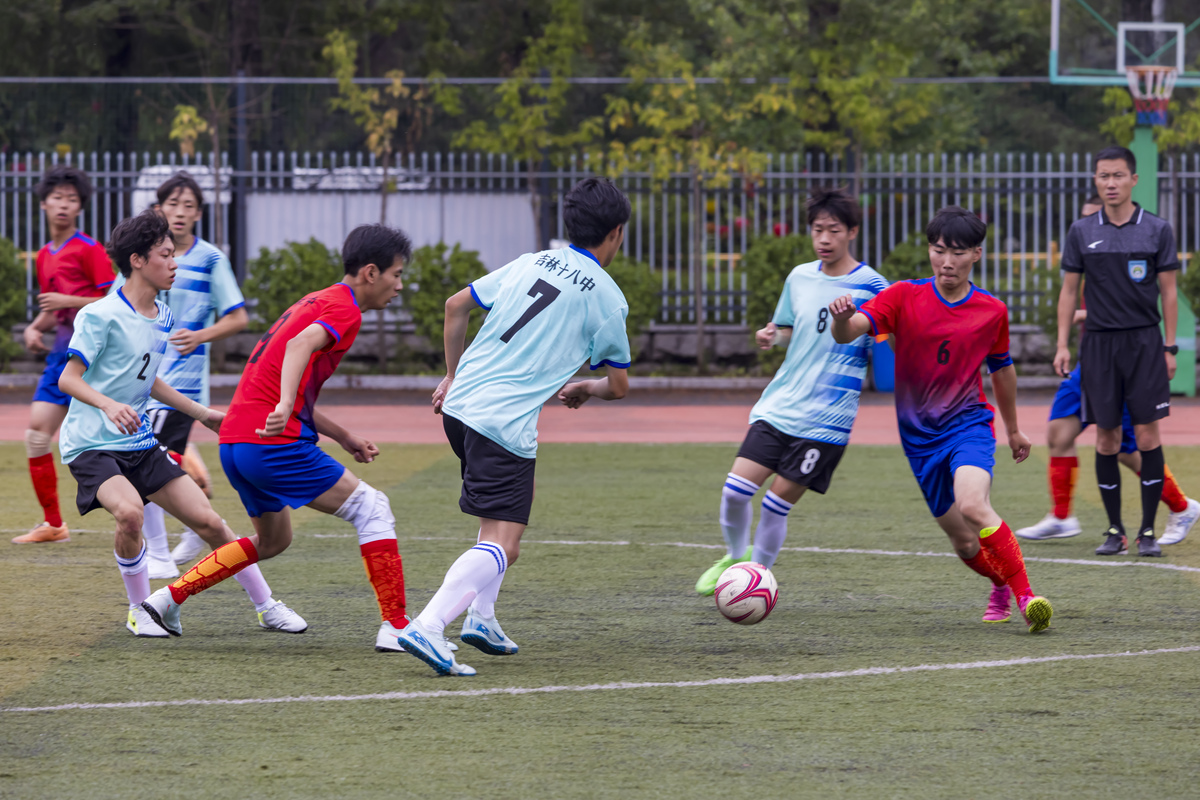 校园足球大赛：青春的激情与梦想