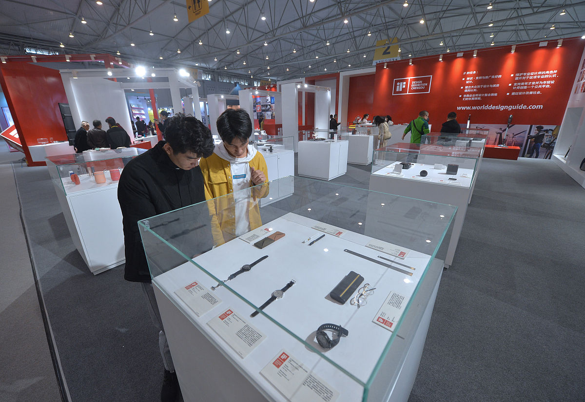 以成都十大公立职业学校排名为主题写700多字的文章