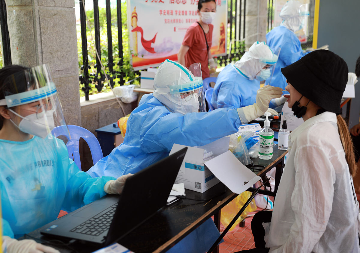 Visiting medical caregivers 在疫情中指的是什么应该怎么翻译