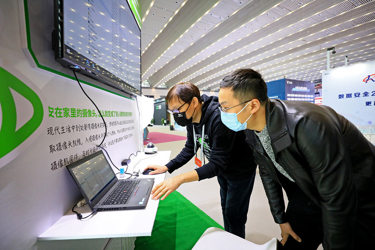 帮助写一篇关于邀请行业客户参观中国移动数据中心的活动方案活动时间：时间6月29日下午13：00到17：00活动地点：中国移动数据中心交通方式：统一乘坐大巴车