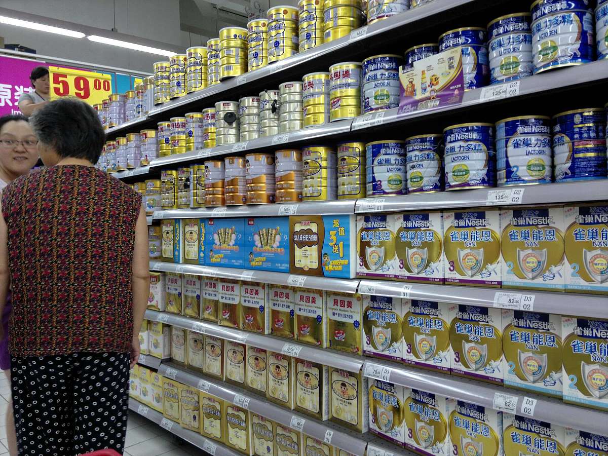 羊奶粉：营养丰富，易消化吸收，适合宝宝和成人