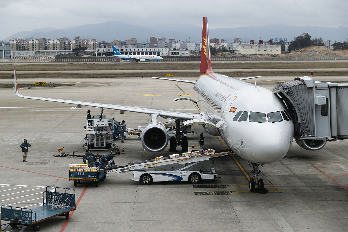 Enhancing Air Travel: An Exploration of In-Flight Service Quality and Passenger Satisfaction (2005-2018)