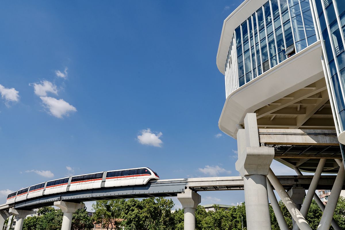 重庆经济建设职业技术学校城市轨道交通运营服务专业：热门选择！