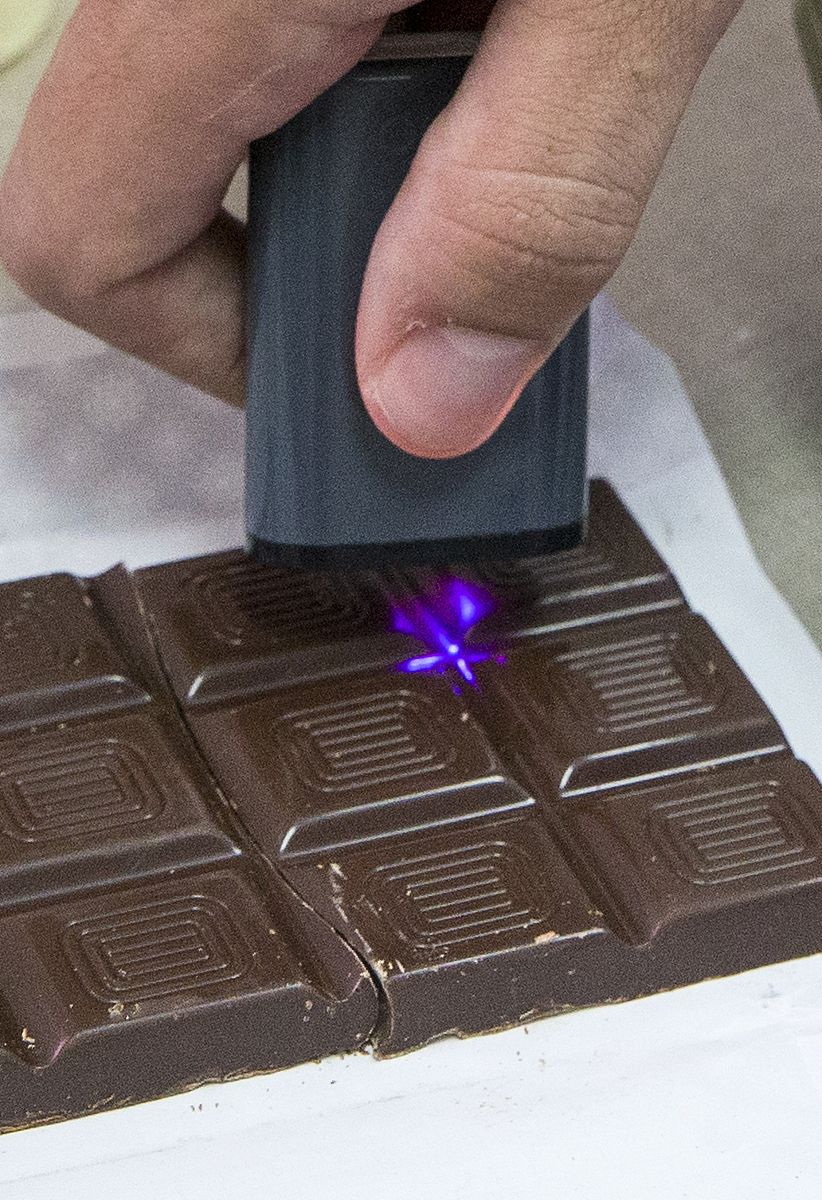 有函数Fxy其中x∈10100y∈-5050。请写出该函数采用基本边界值分析法设计的测试用例。