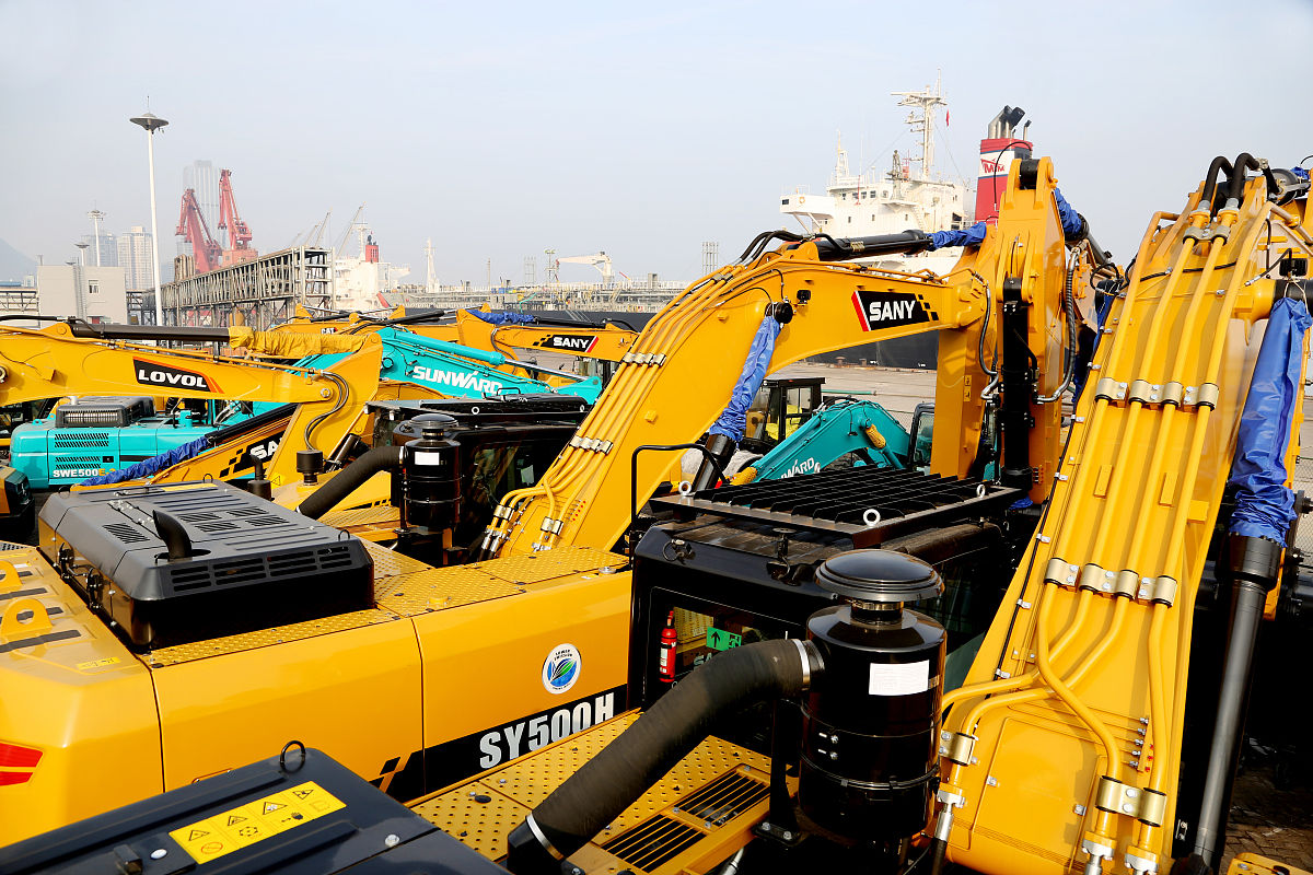 龙工 855D 铲车 标臂和长臂配重差异