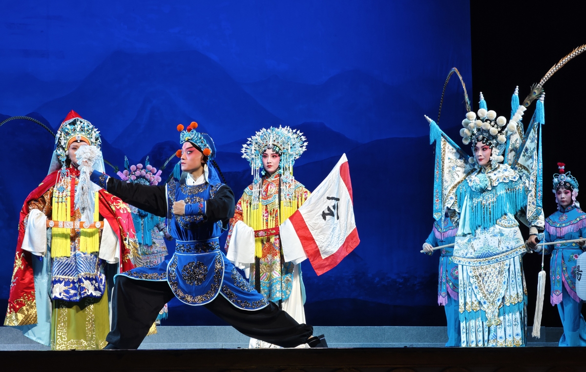 戏曲集中体现和代表了中华民族的古典文化？