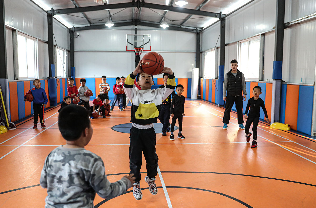 朋友说厌倦篮球这项运动想邀请他一起打该如何说服他