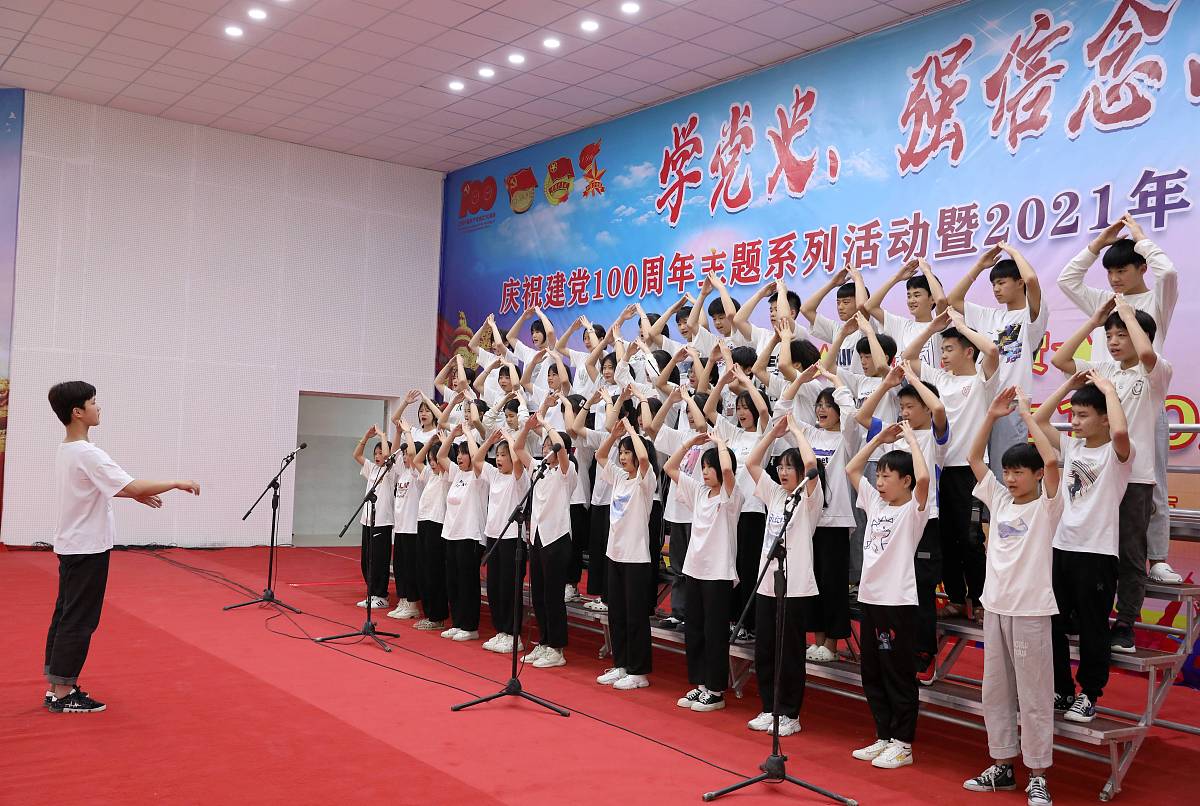 附中资深教师举办音乐会，近50年从教回馈母校