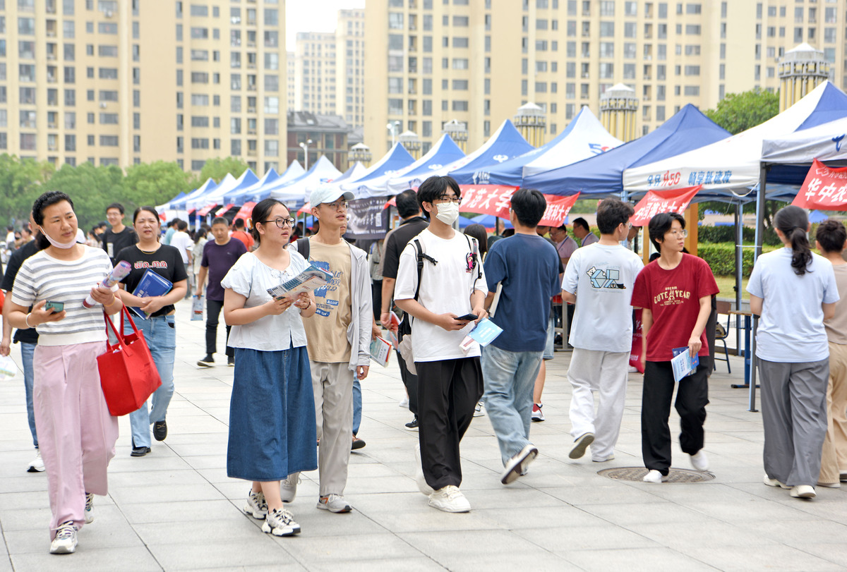 学长迎接新生工作布置