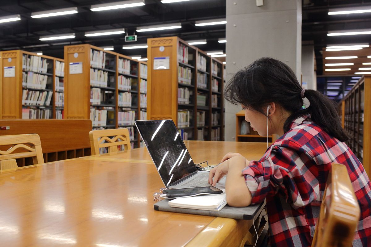 四会档案数字化服务 - 提高效率，节省空间，安全可靠