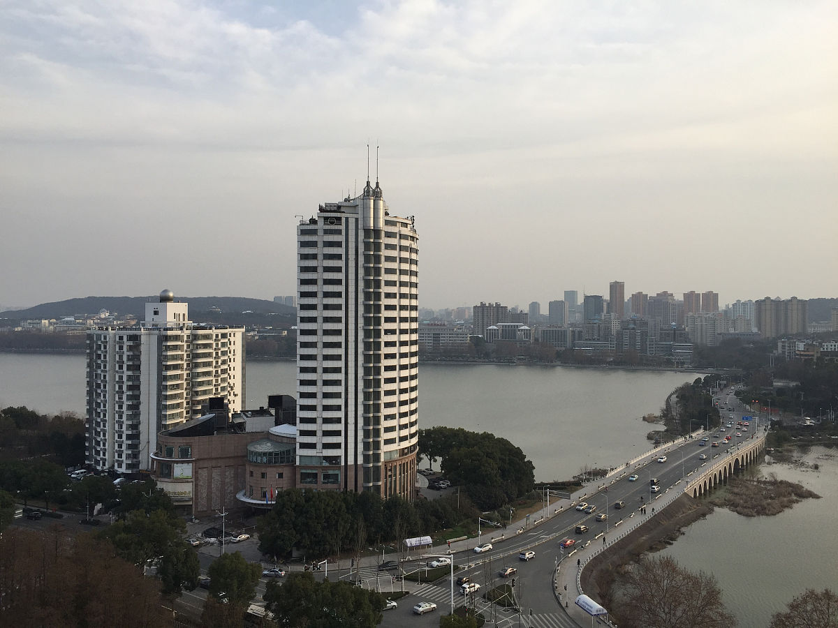 2018年2月2日,武汉,武昌双湖桥.