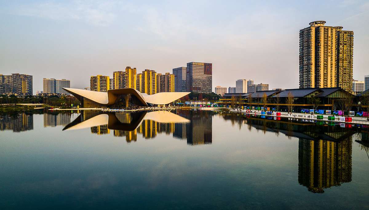 2021年12月2日,成都,金牛天府艺术公园.