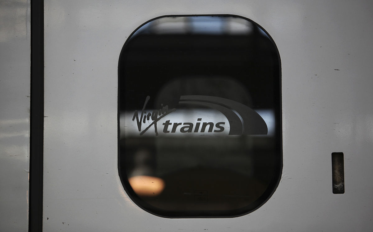 月亮与六便士分析每个人物