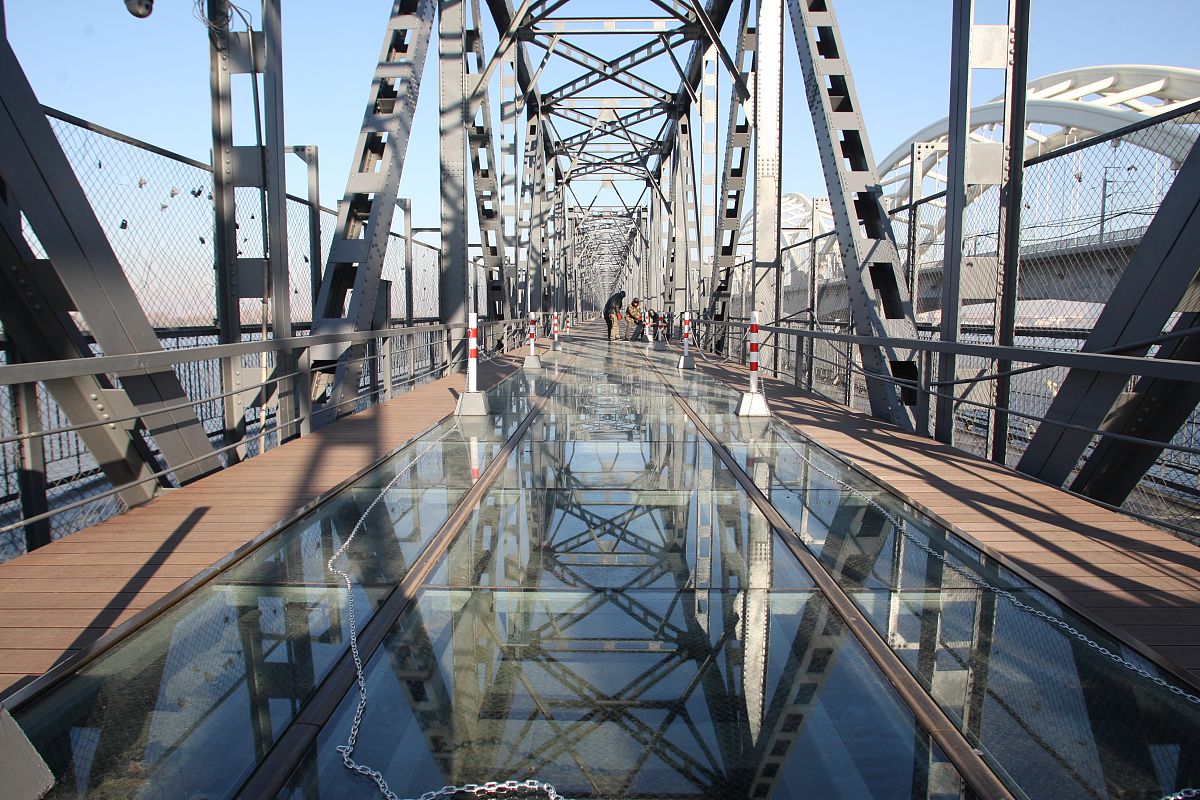 重庆铁路工程学校毕业就业前景：不止铁路局