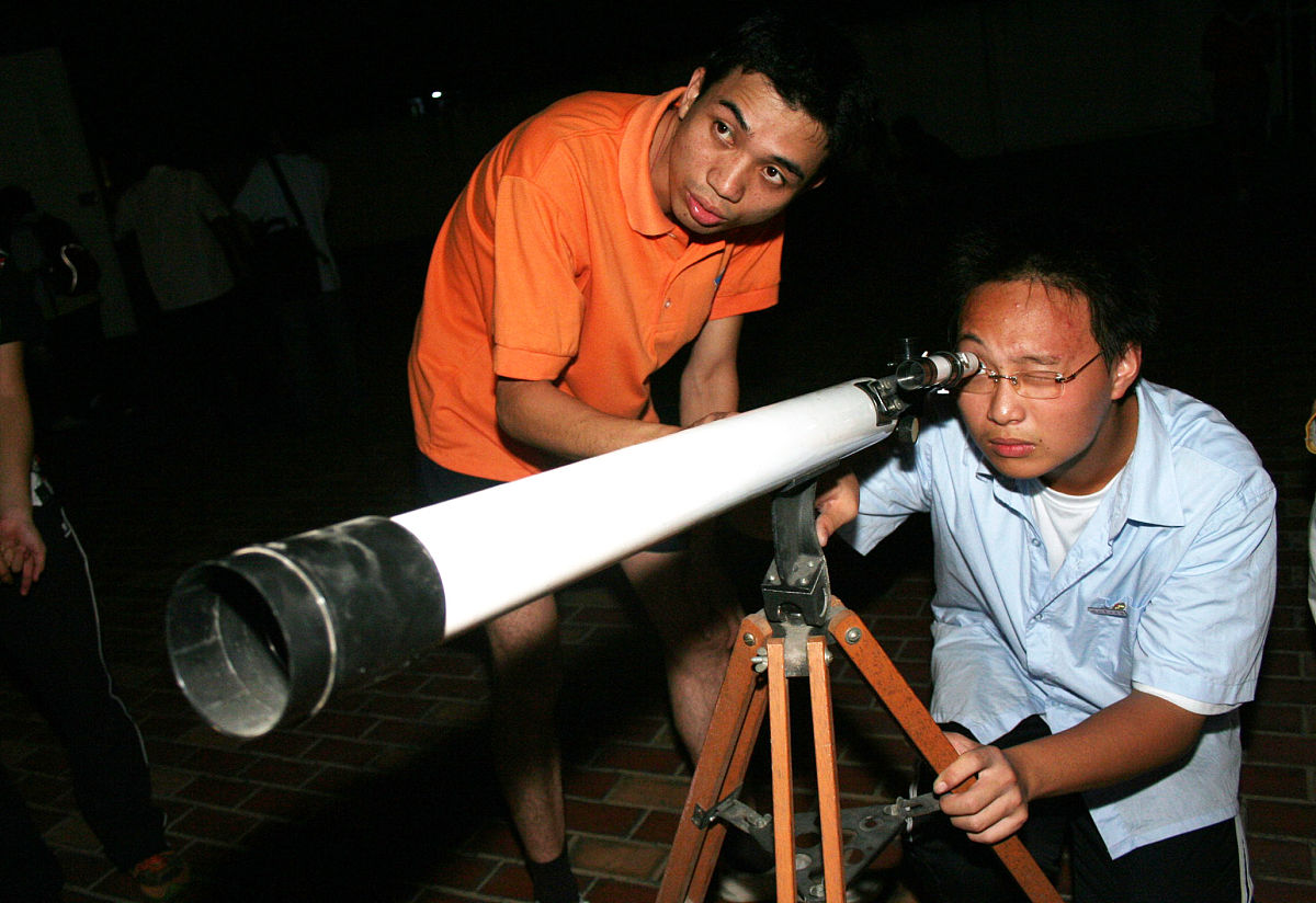 学科地理研究生关于地理教师专业成长自我评估与规划写一千字左右的文章