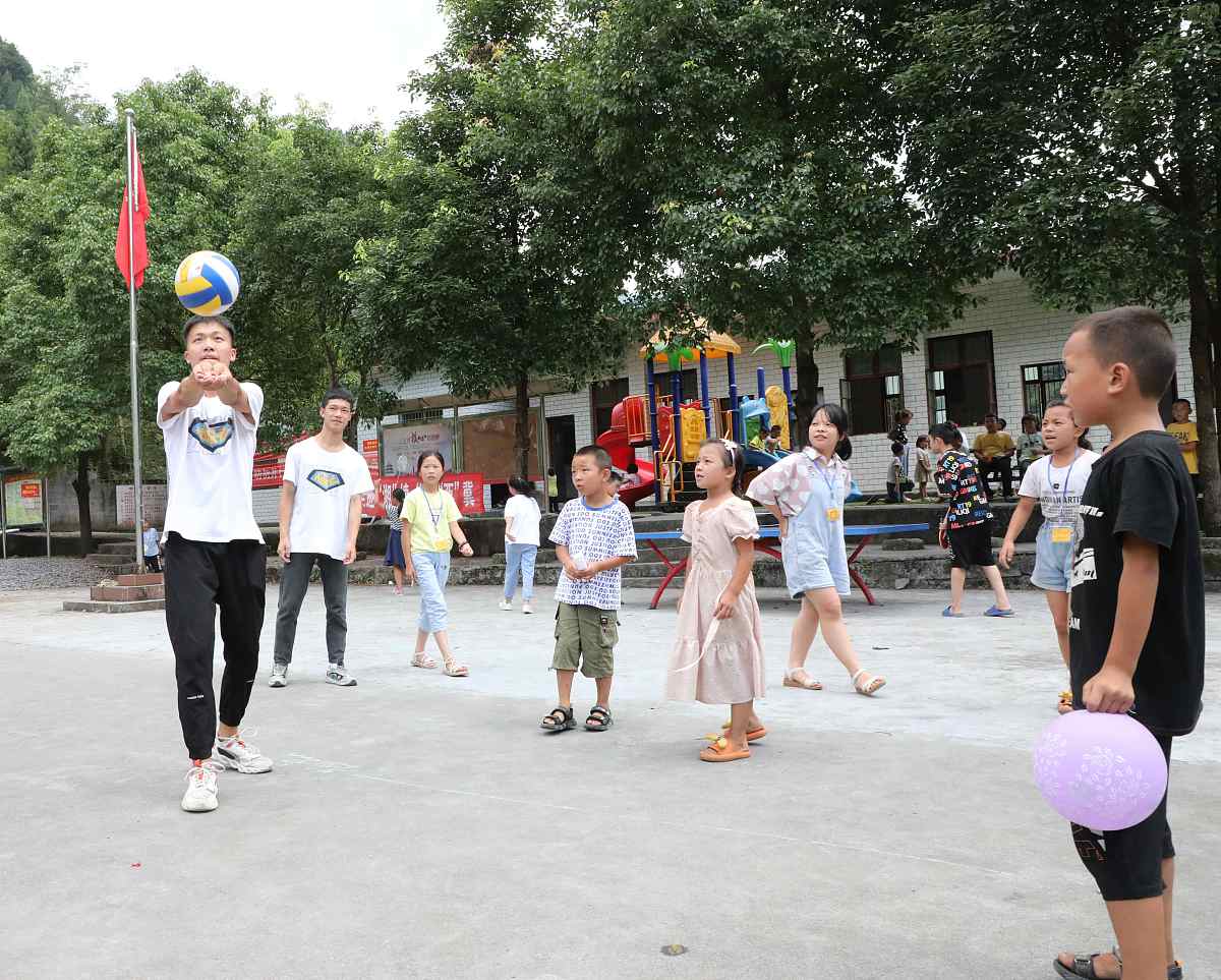 村委会志愿者社会实践的自我鉴定