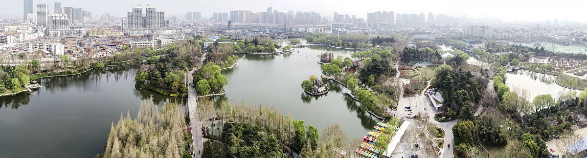 2019年3月29日,江苏淮安楚秀园绿植纷纷吐绿,一片生机盎然.
