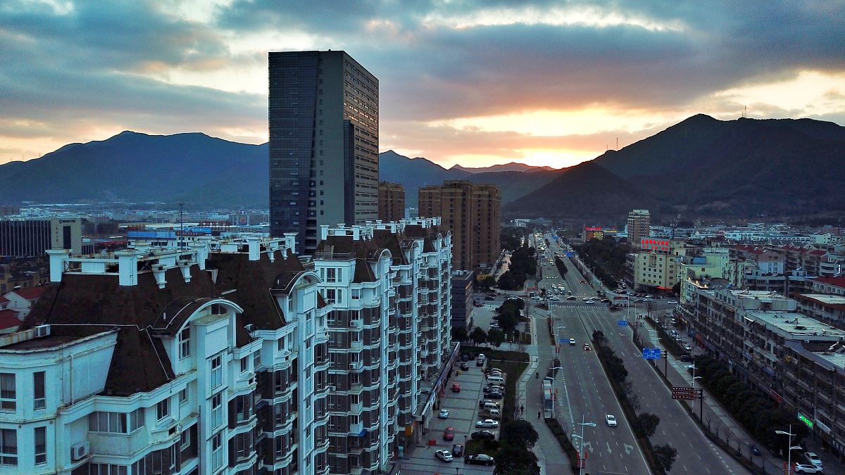 2019年1月26日,浙江宁波,俯瞰象山县城及当地特色小吃.俯瞰象山县城