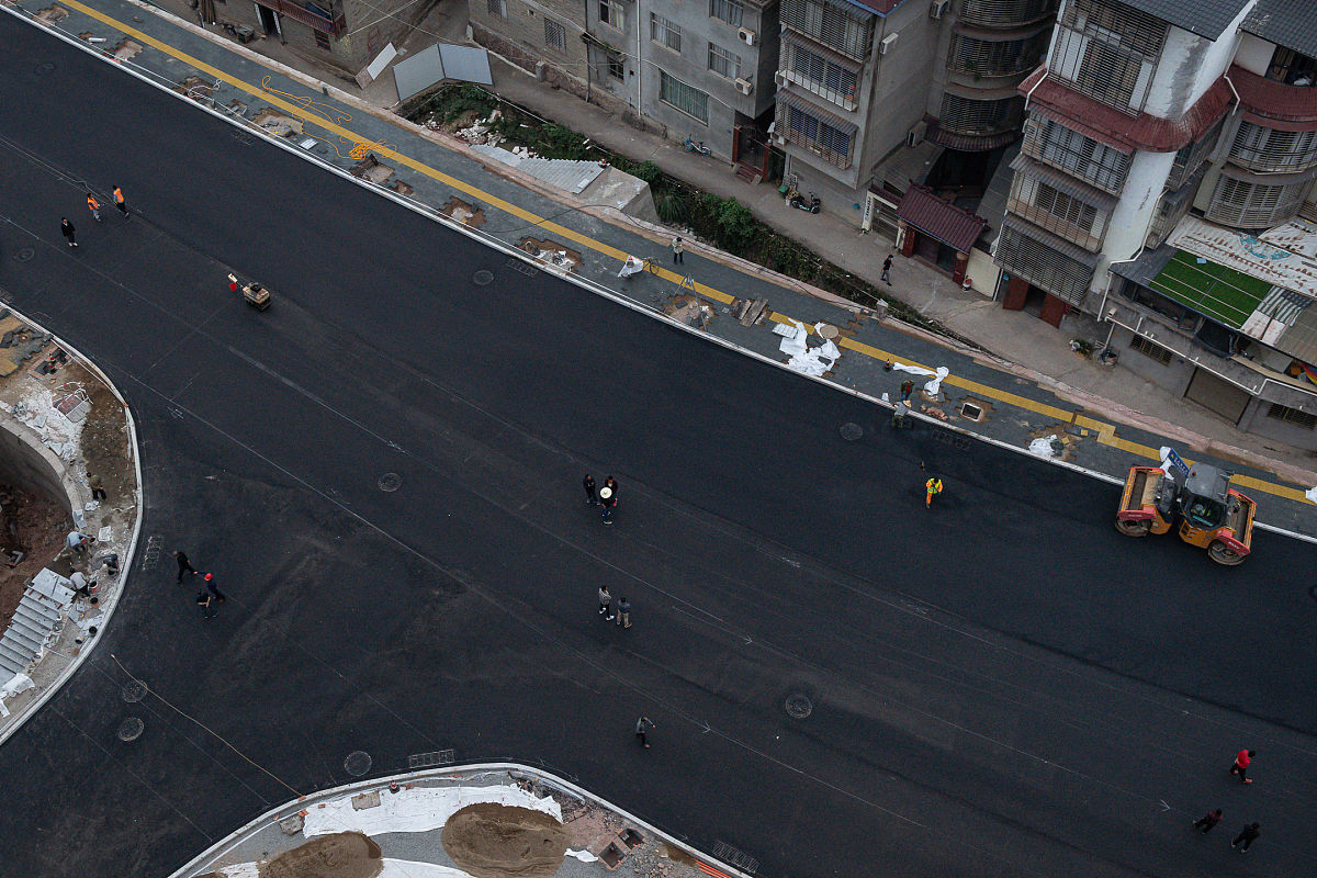 项目实施过程中因政府方审核效率低下等原因部分技术资料的签认晚于现场形象进度为保障项目建设进度在技术资料全部的闭合再予以计量过于理想且当该部分技术资料设计的计量金额较大时未及时进行计量支付可能影响现场后续进度尤其是对赶工期的项目影响较大。