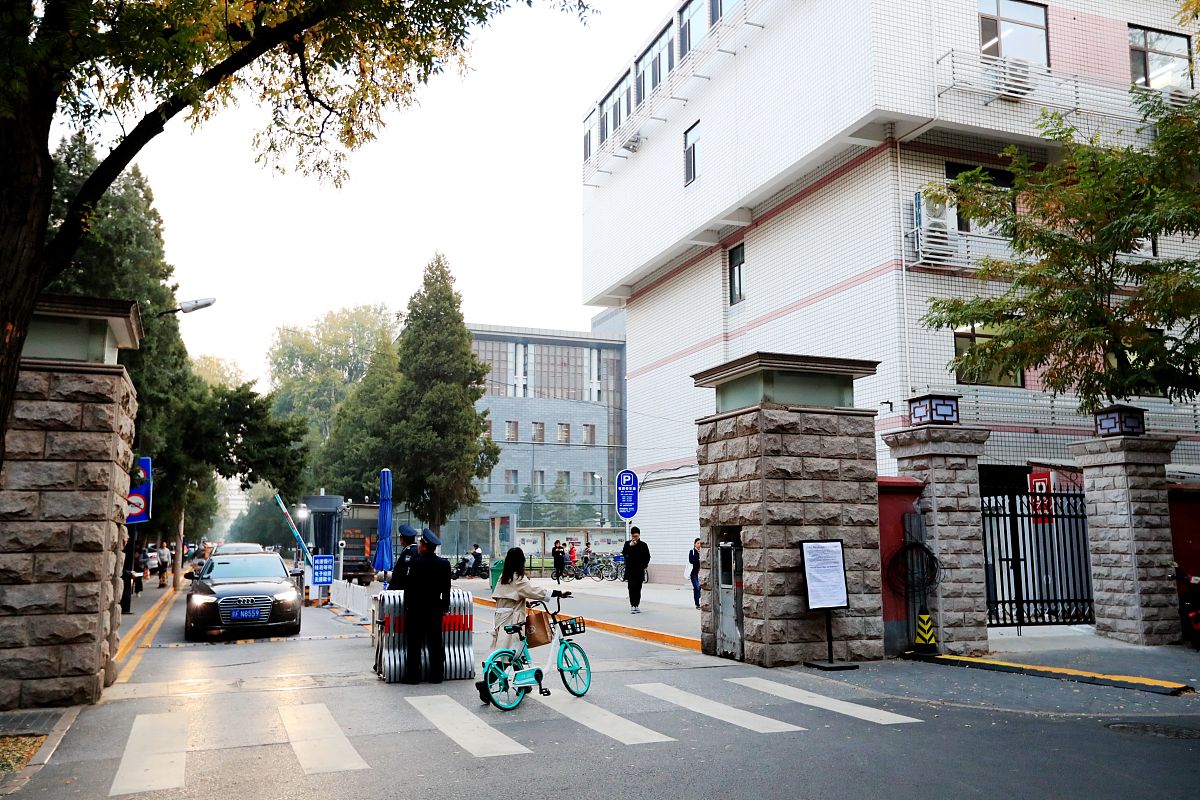 哈尔滨航空学校是正规的吗 用