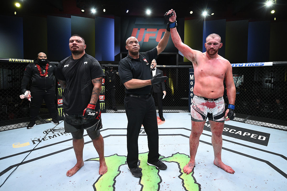 WWE 1538: 道夫齐格勒耍诈取胜！笑料百出的取消资格赛！