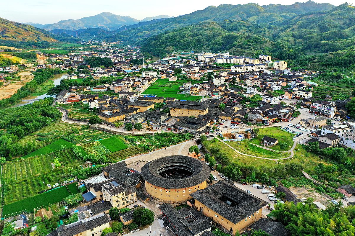 福建建筑工程技术学校2022年招生简章 - 培养建筑工程技术人才的摇篮