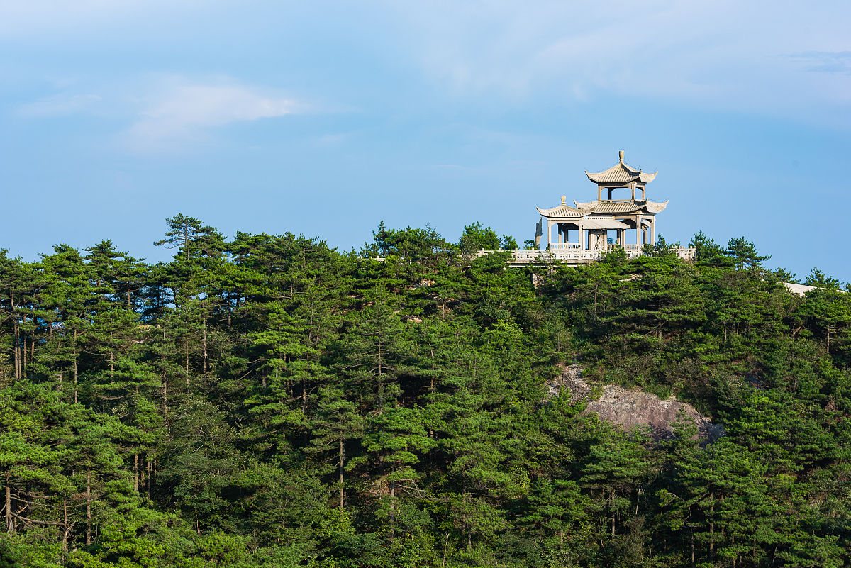 2018年8月6日,安徽安庆,天柱山.天柱山因主峰如"一柱擎天"而得名,有 "
