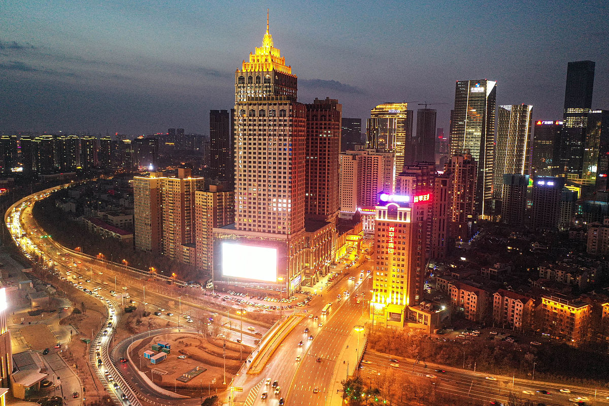 2021年3月27日,沈阳夜景.万鑫酒店.