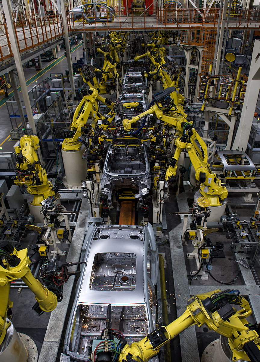 中国汽车制造业：站在全球产业风口，新能源汽车引领未来