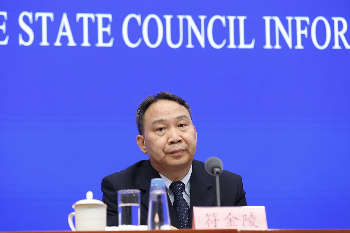2021年9月1日,国务院新闻办公室举行国务院政策例行吹风会,介绍全面推