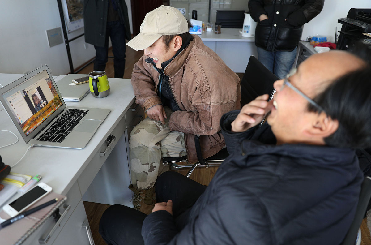 报业出镜记者需要加班吗回答+拓展