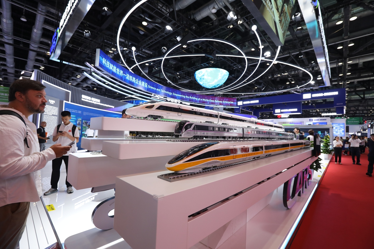 试阐述成都地铁传播媒介与成都轨道交通集团有限公司之间的关系