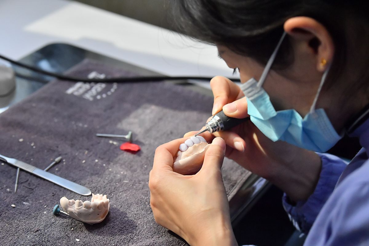 关于5月8日合肥贝杰口腔开启种植集采战略合作启动仪式种植牙集采抢先落地与国内外进口品牌植体厂家合作的新闻稿