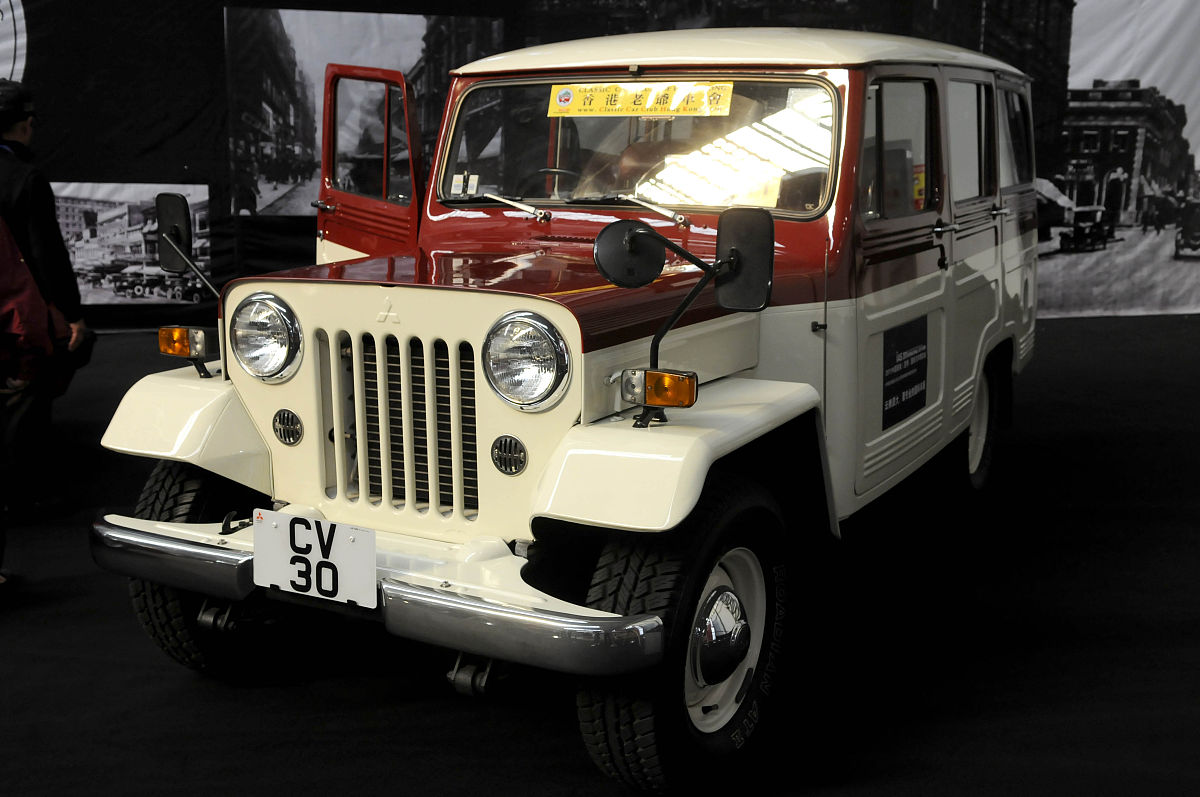 2011年11月15日,昆明,中国西南国际汽车博览会闭幕.1980 mitsubishi j