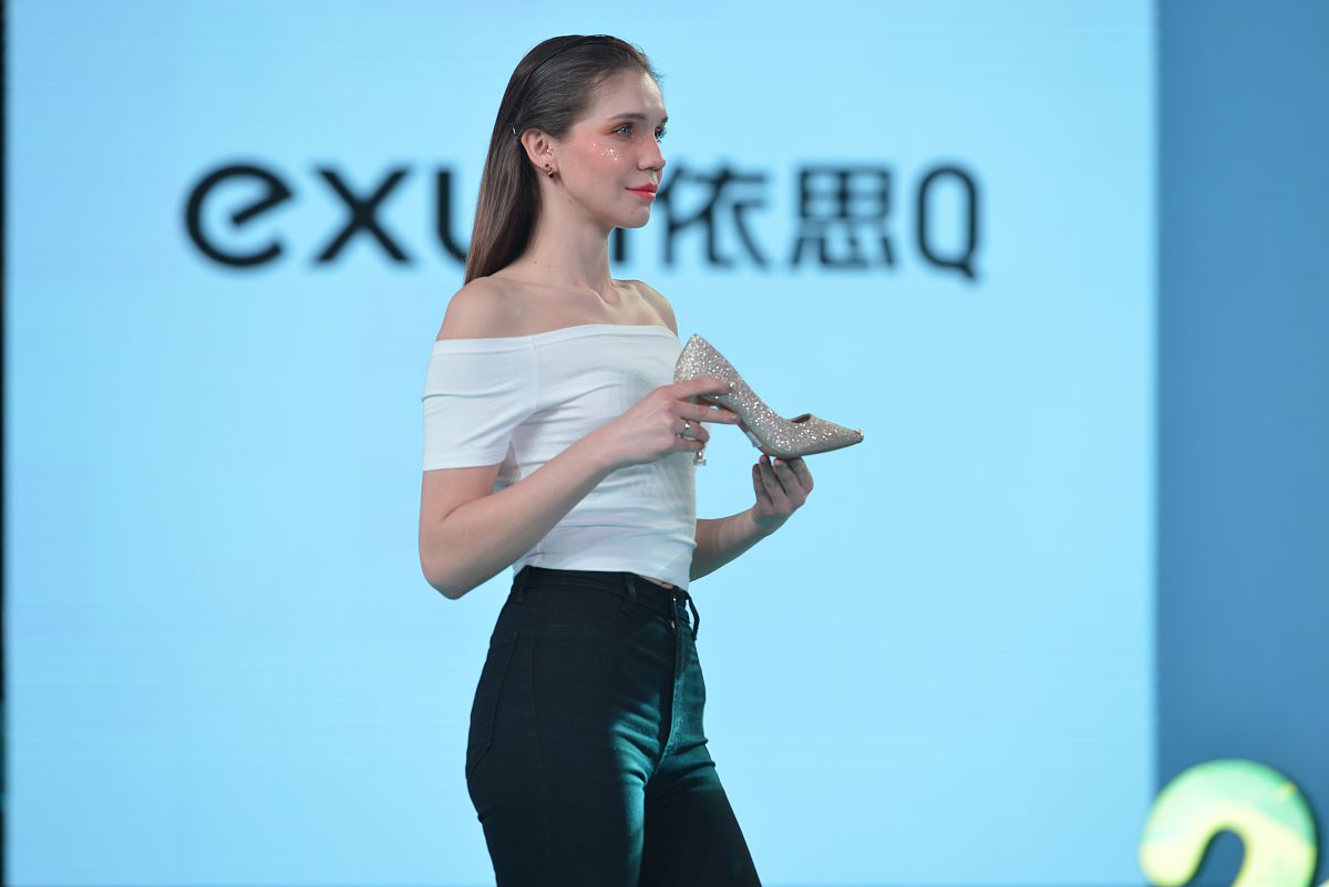2021年3月27日,辽宁省沈阳市,exull依思q品牌发布会.2021年3月27日,辽