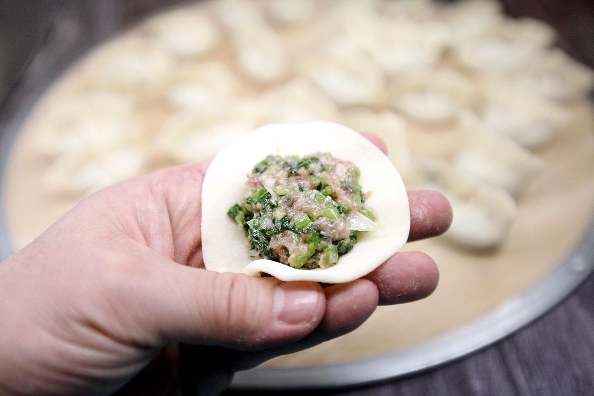 挤饺子视频的慢步骤，