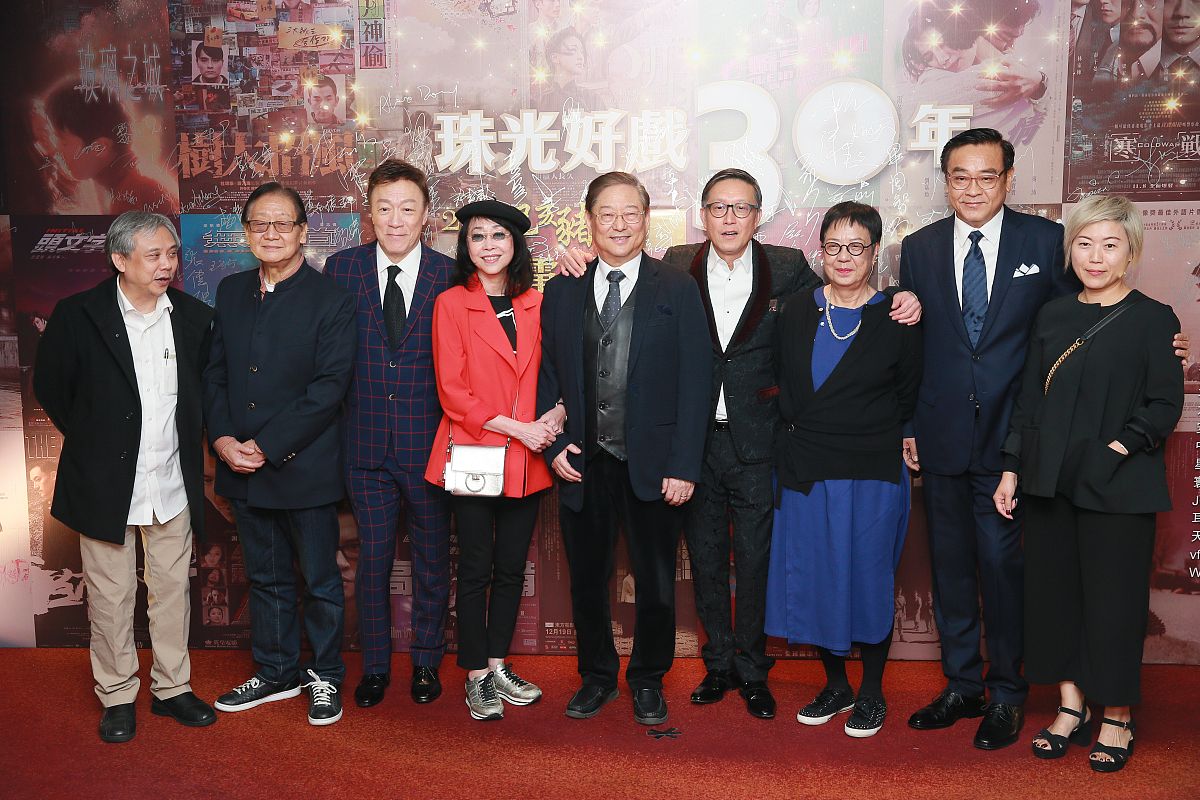 帮我修改以下英文的时态。Bio of Dr Fei ZhouZhou Fei is Chairman and CEO of BMTEK Shenzhen Inc He is a technology executive also was the winner of the 2017 Qianhai Guangdong-Hong Kong-Macao Youth Innovation and Ent