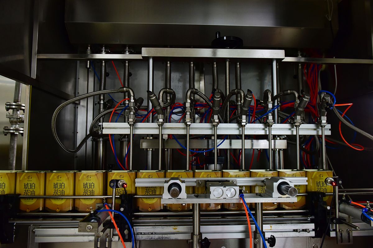 绣花机线架过线套安装步骤 - 轻松避免线头打结