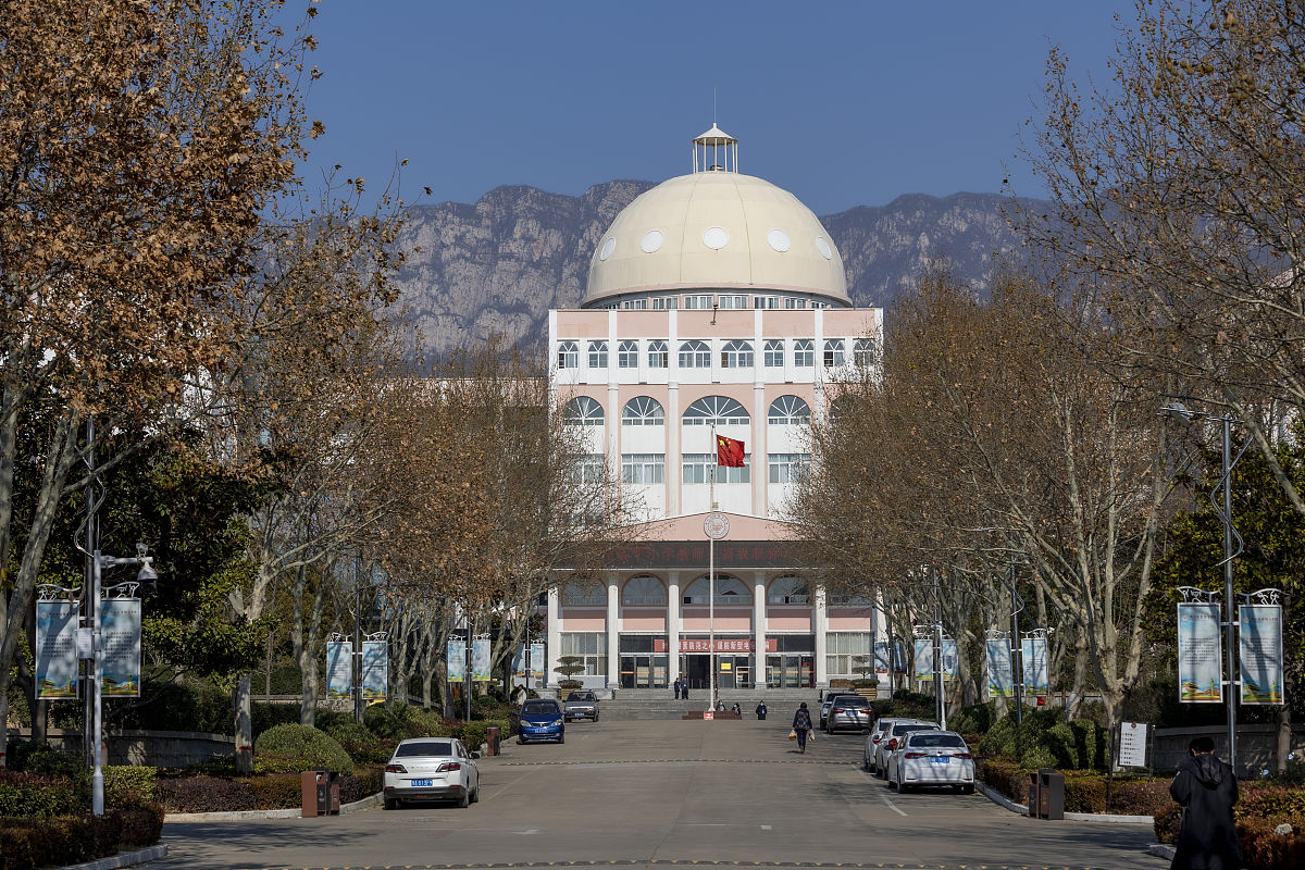 教师职称：评估教师专业水平和成就的等级称号