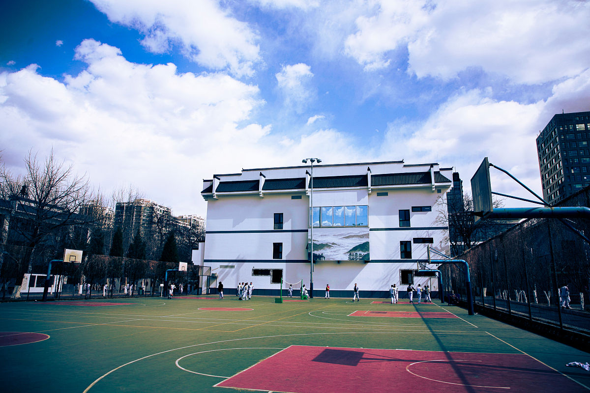 2019年3月14日,北京市八一学校,这所学校的建筑全部是江南徽派风格,很