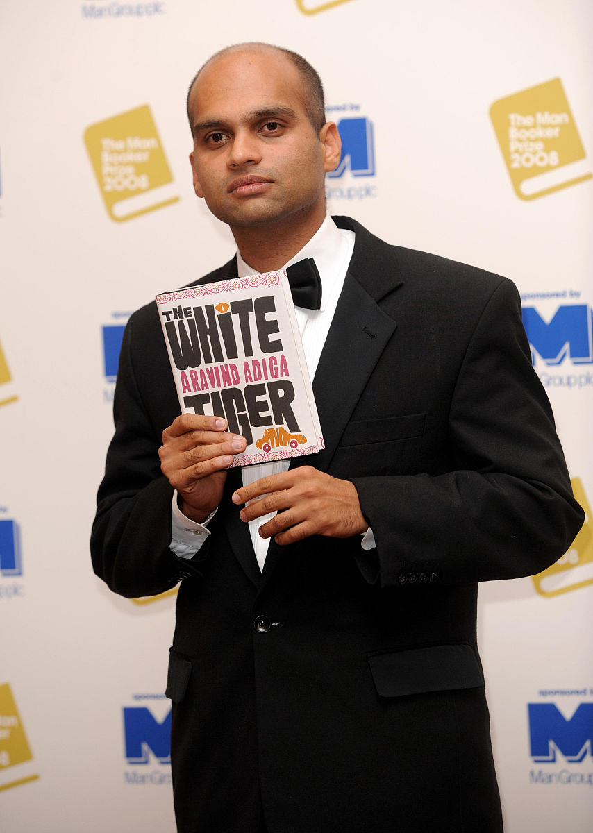 印度小说电影 The White Tiger 白虎的书评影评对人性和社会种性制度的批判用英文回答