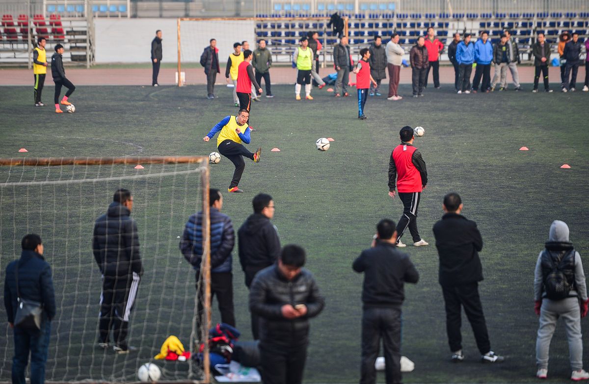 大单元教学背景下的初中体育高效课堂构建研究 要求：参照2022年的新修改的体育新课程标准中的一些核心指导思想