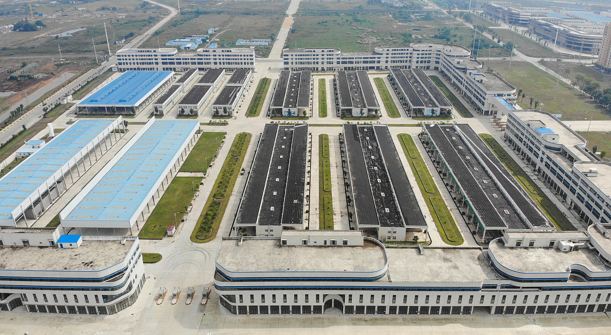 2020年10月9日,无人机拍摄的国家级荆州淡水产品批发市场全貌.