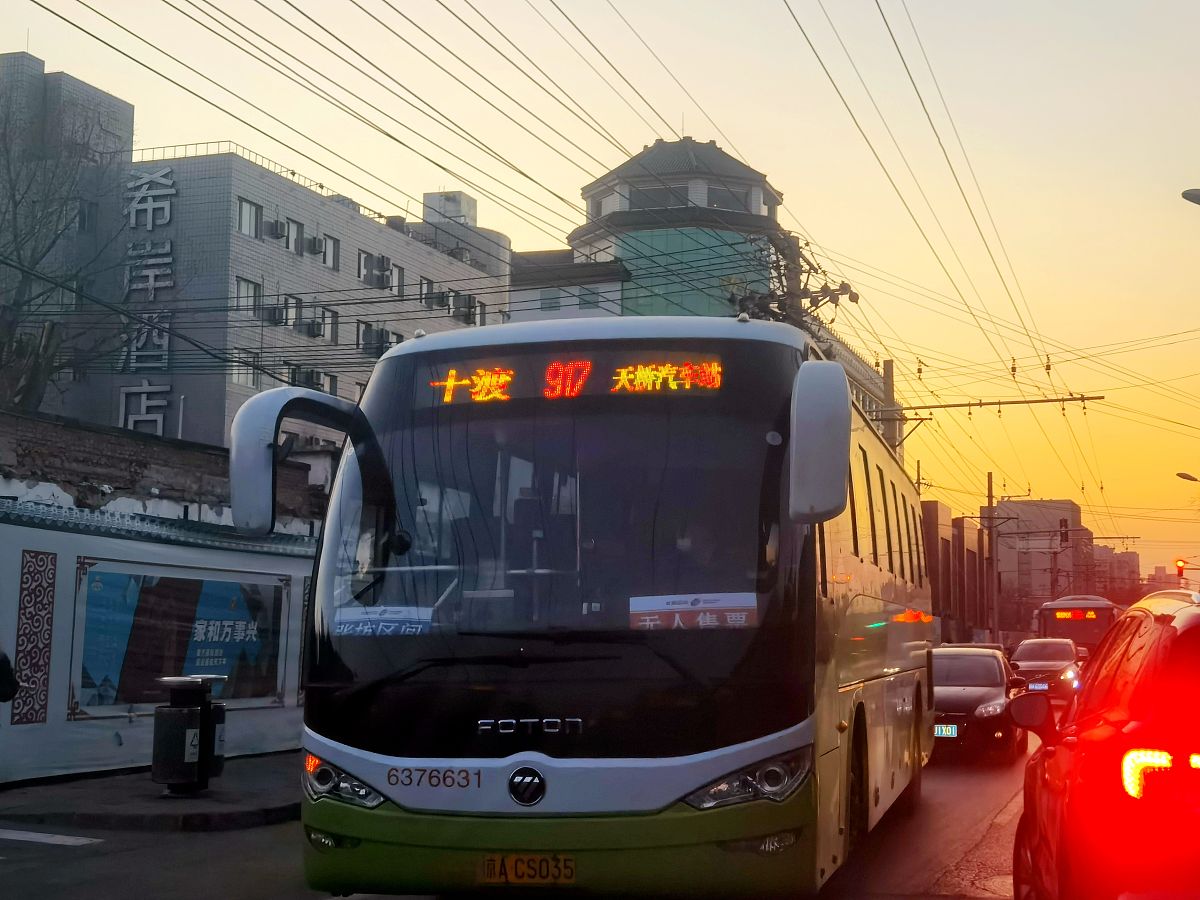 通州运河明珠到怀柔区青春路坐什么车方便帮我用230字详细描述
