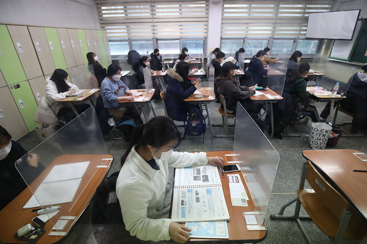 当地时间2020年12月3日,韩国首尔,受新冠疫情影响,原定于今年11月19日