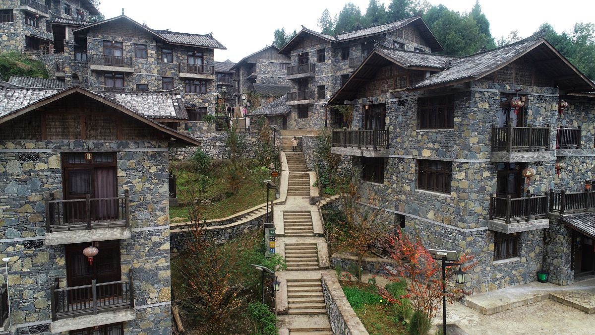 重庆旅游职院是公办吗