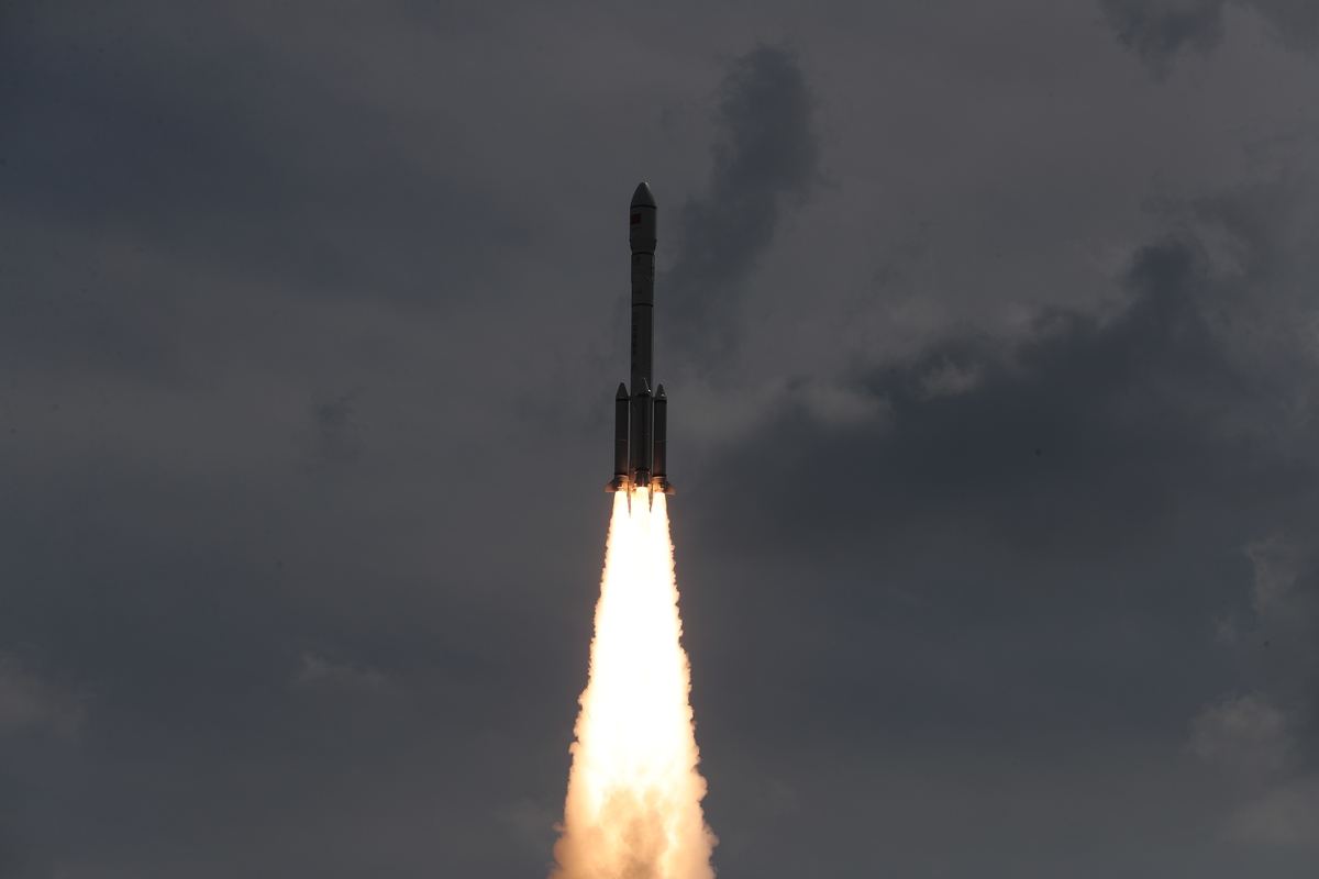 V3 火箭改造洲际导弹：技术挑战与政治考量