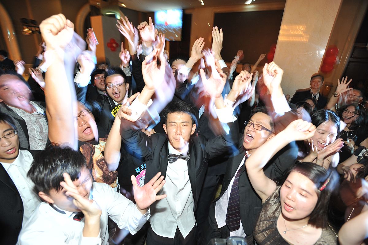 大学生晚会体育部出场串词：点燃激情，展现青春活力！
