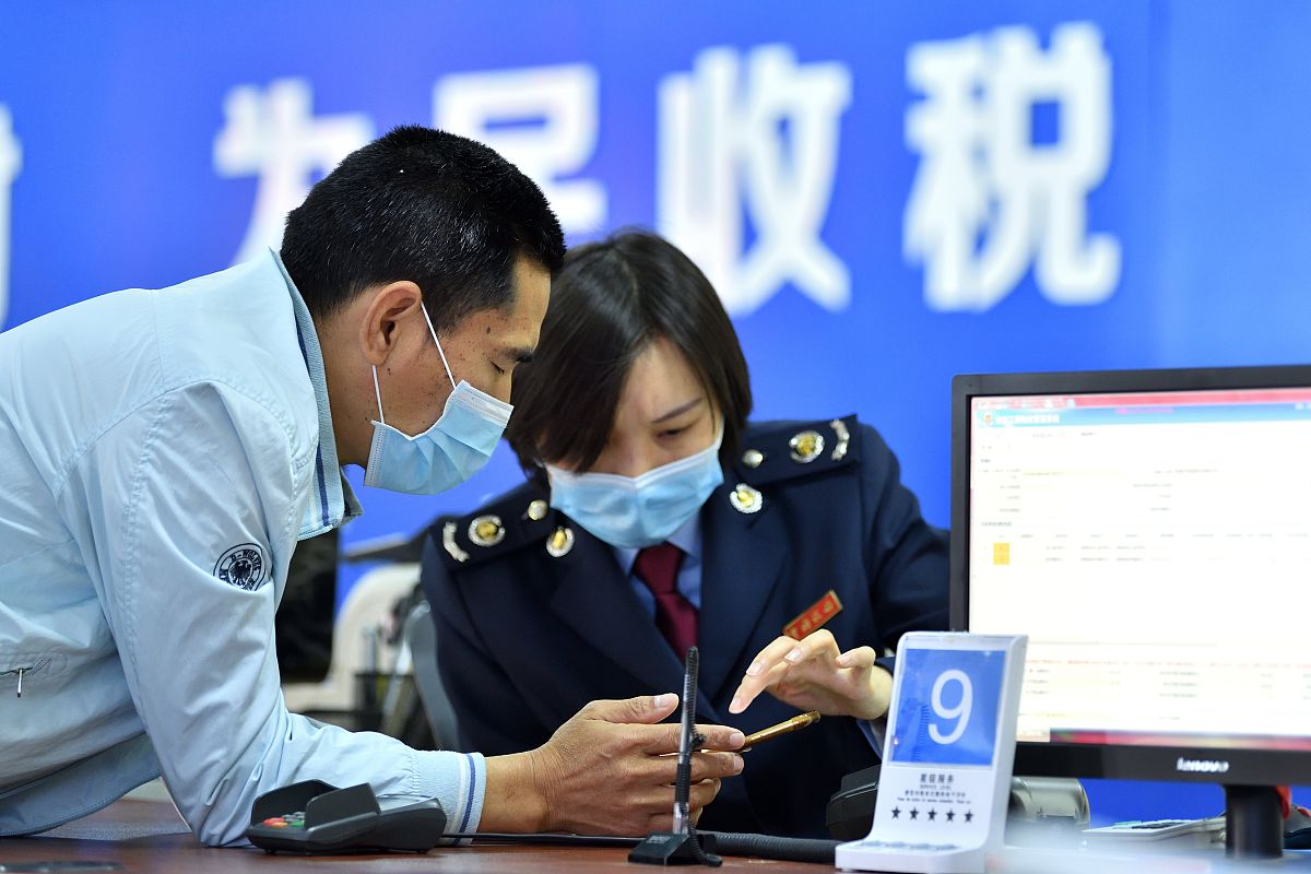 阐述：基层公安机关最多跑一次改革实践问题及优化研究—以温州市洞头区为例的研究背景