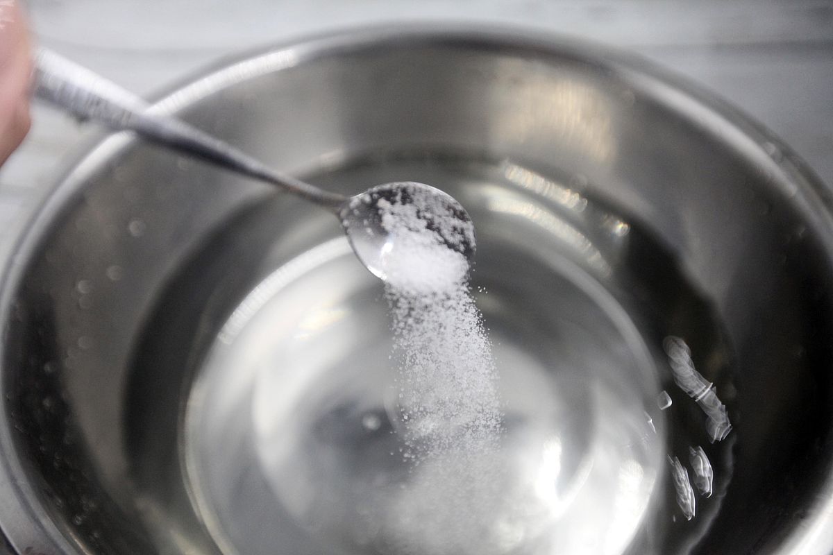 如何提高煮沸消毒水的沸点？